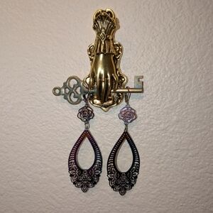 Elegant Black and Gold Teardrop Earrings